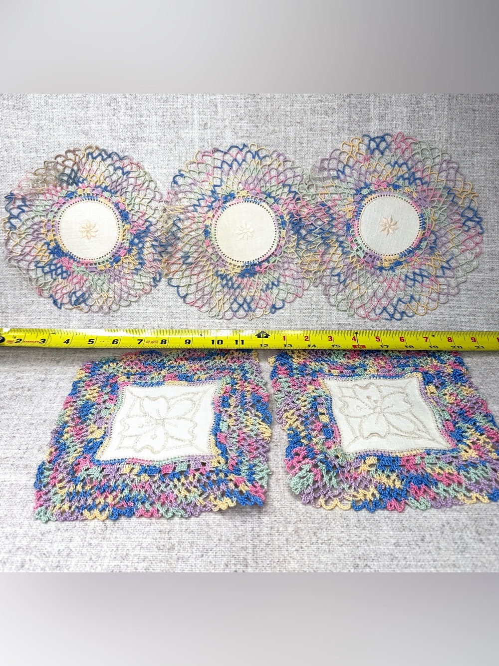 5 handmade colorful doilies rainbow, embroidered centers - Picture 5 of 5